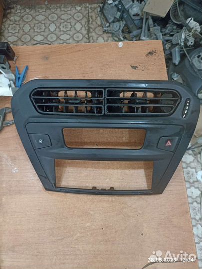 Панель магнитолы Citroen c-Elysee