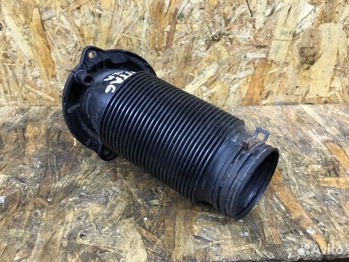 Патрубок воздушного фильтра Volkswagen Jetta 6