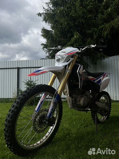 Кроссовый мотоцикл BSE J1-250e