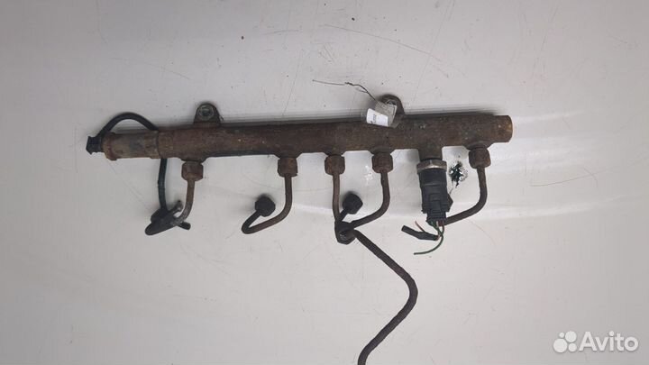 Рампа топливная Renault Trafic, 2002