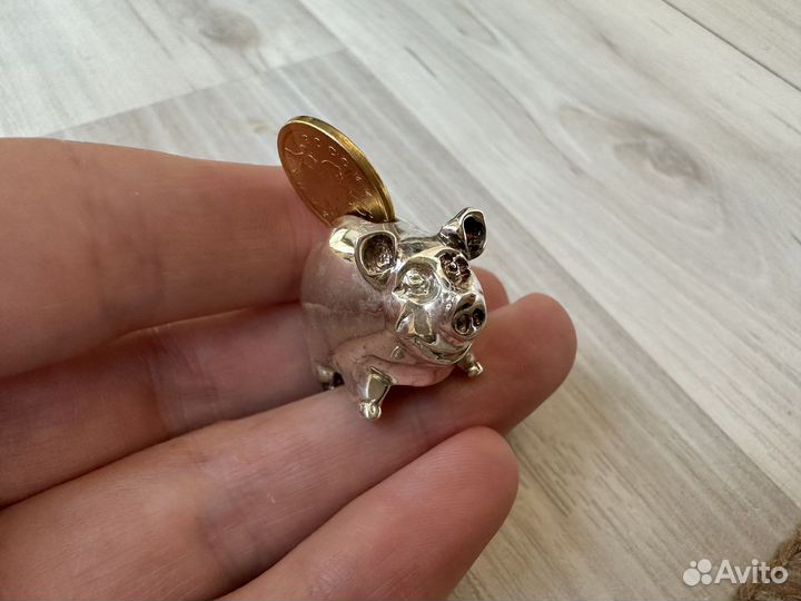 Серебряная статуэтка хрюшка