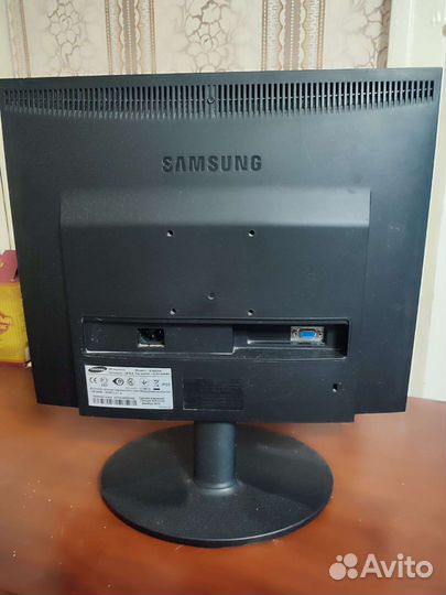 Монитор Samsung