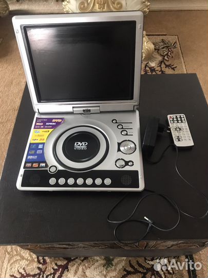Портативный dvd плеер и ЖК телевизор