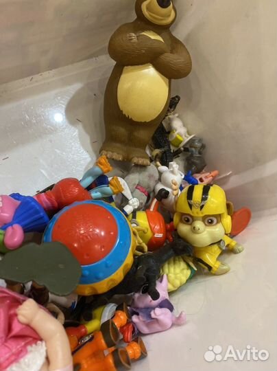 Игрушки LOL и другие