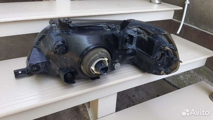 Фара правая Mitsubishi pajero sport