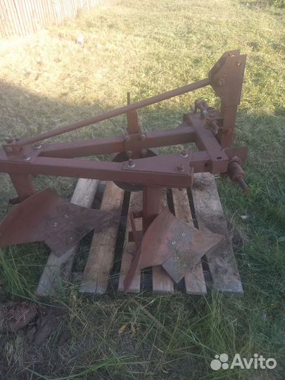 Плуг на минитрактор