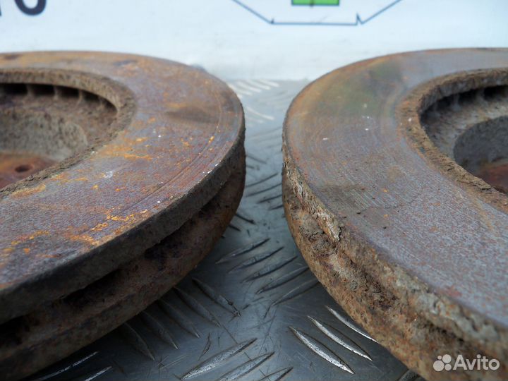 Диск тормозной передний Nissan Maxima A32 VQ30