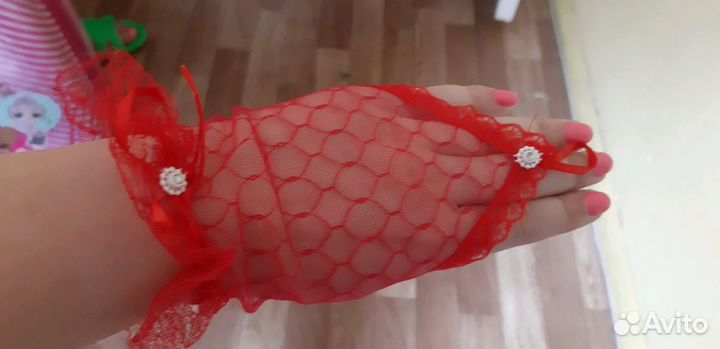 Кружевные перчатки