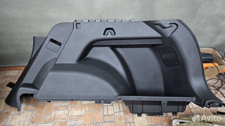Правая обшивка багажника geely