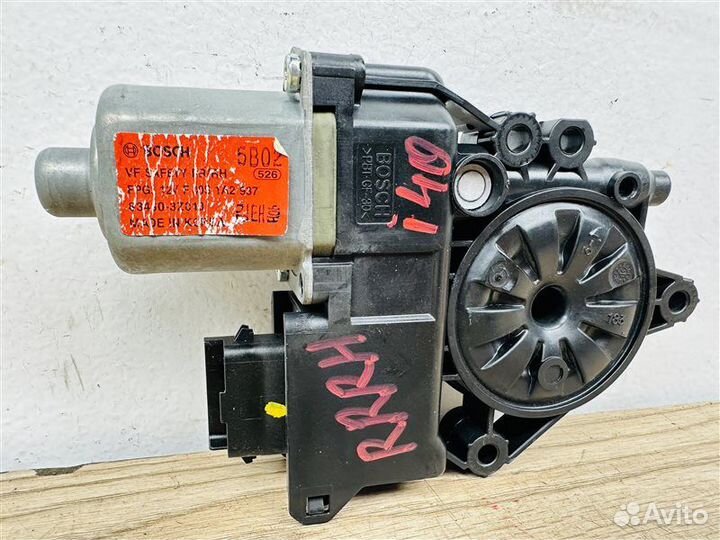 Моторчик стеклоподъемника задний правый Hyundai