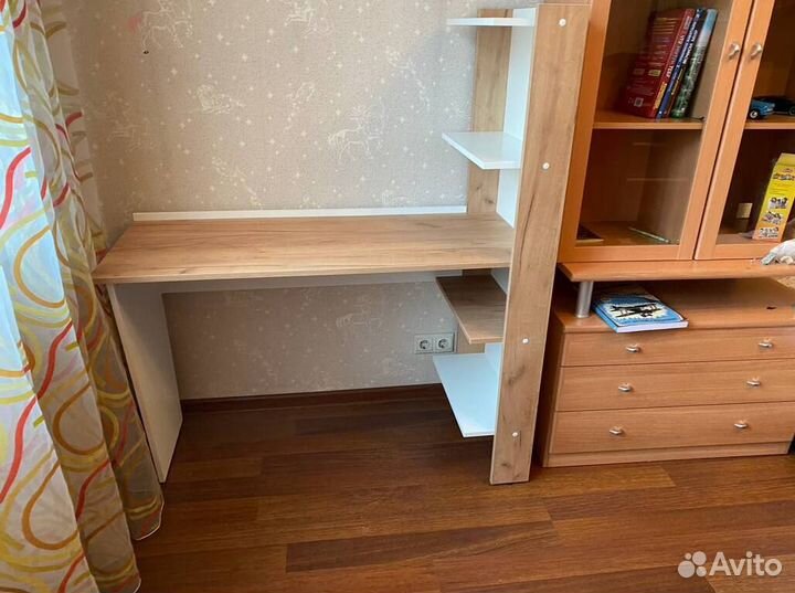 Письменный стол