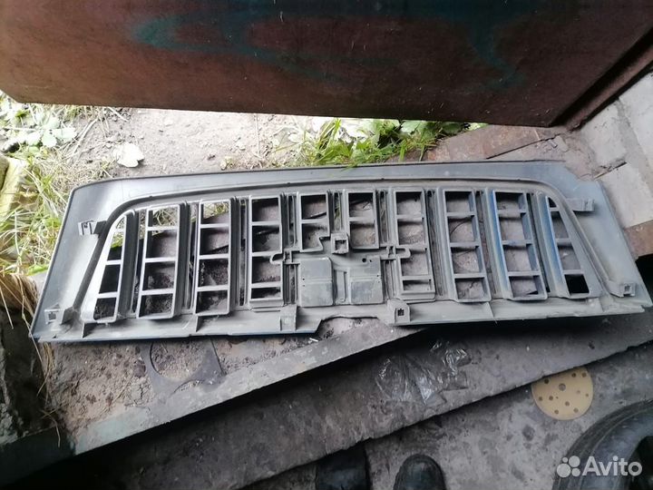 Решетка радиатора Subaru forester sf