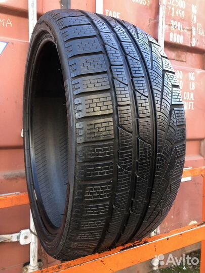 Pirelli Winter Sottozero 210 235/35 R19