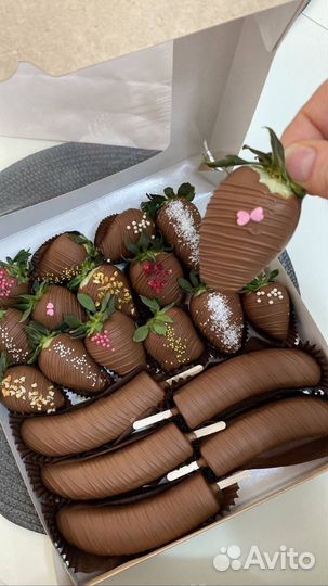 Фрукты в шоколаде