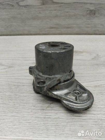 Ролик натяжной навесного оборудования