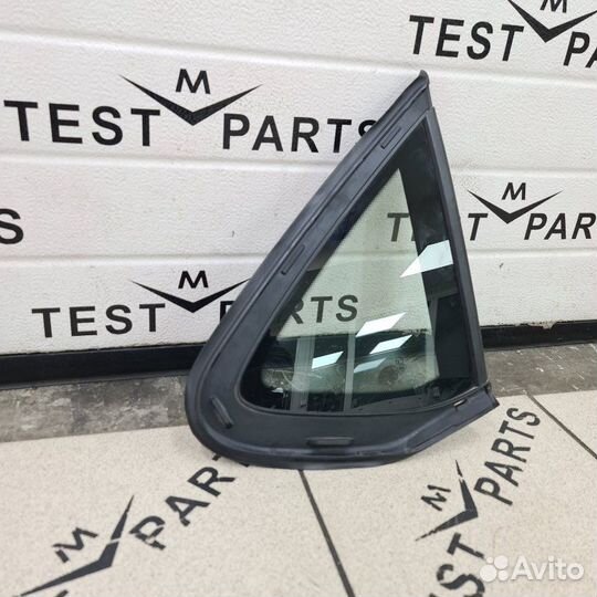 Боковое стекло неподвижное правое Bmw X6 F16 F86