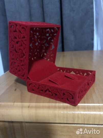 Подарочные коробки/футляры для украшений