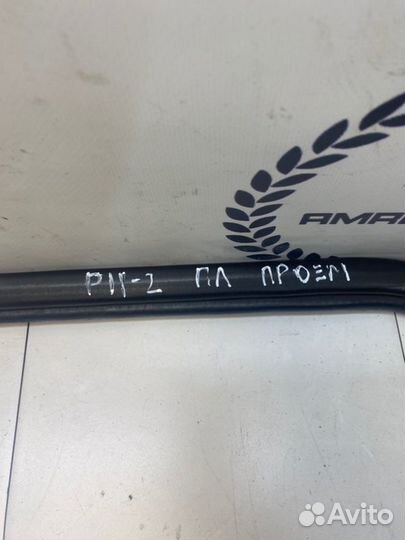 Уплотнитель проёма передний левый Nissan Primera