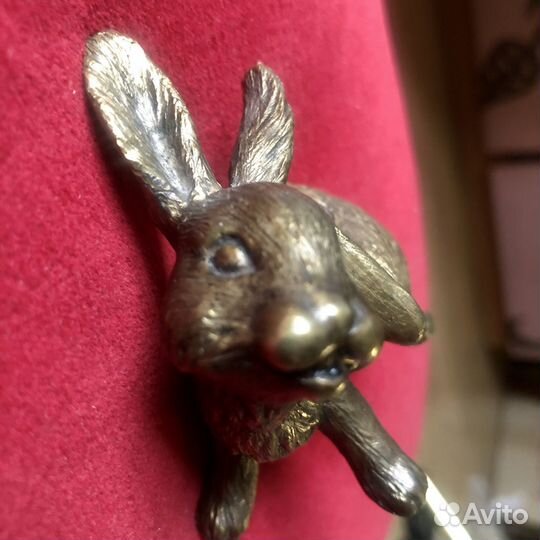 Бронзовая скульптура «Кролик»