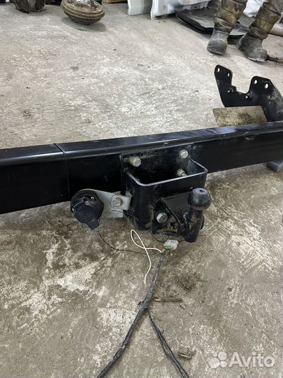 Фаркоп Toyota Hilux 7 Рестайлинг