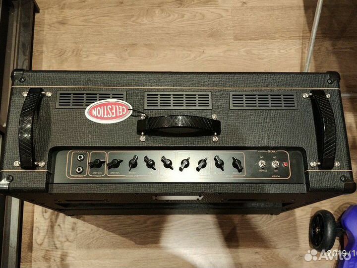 Ламповый комбоусилитель vox ac15c2