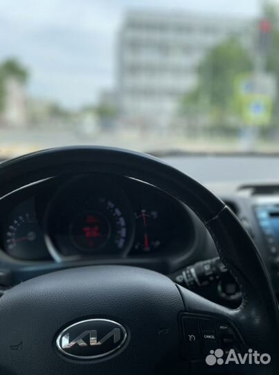 Наклейки с логотипом на Kia, Ford