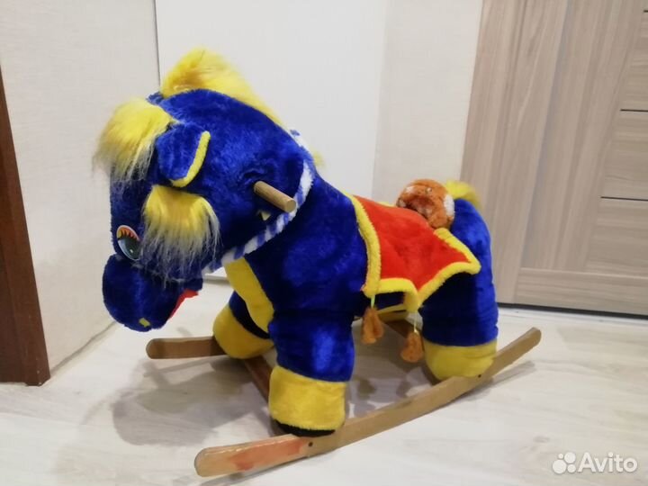 Детская лошадка качалка