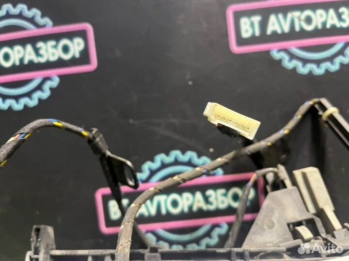 Ручка двери внешняя передняя правая Mercedes-Benz