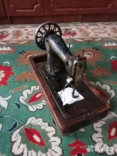 Швейная машина зингер