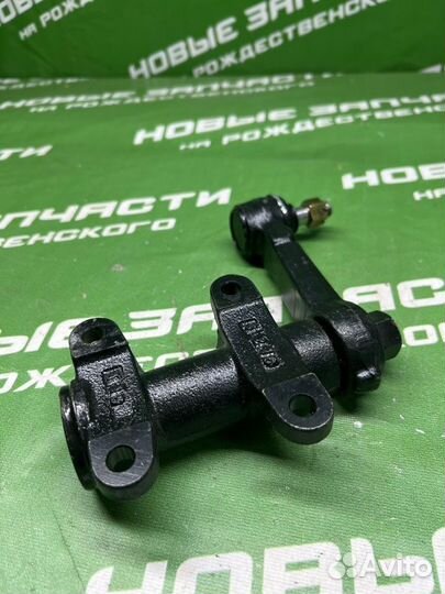 Рычаг маятниовый Mitsubishi Pajero 1992