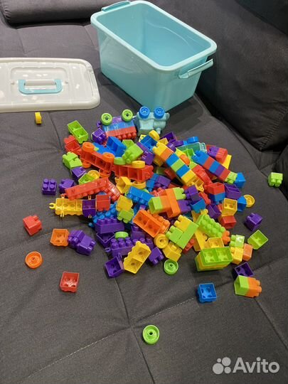 Конструктор пластиковый новый