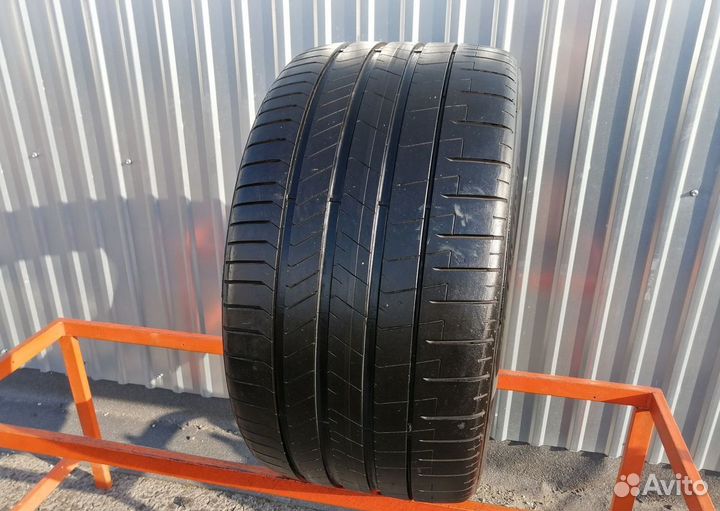 Pirelli P Zero PZ4 305/30 R21 104Y