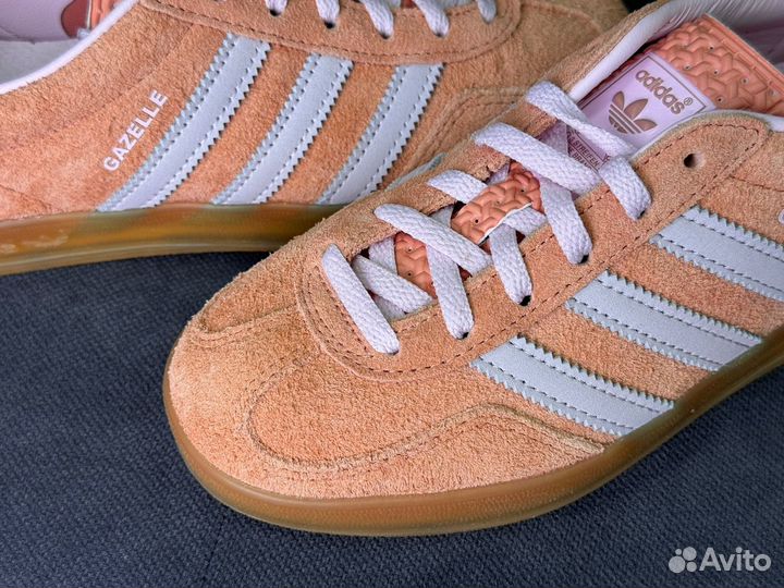 Кеды Adidas Gazelle Indoor персиковые в наличии