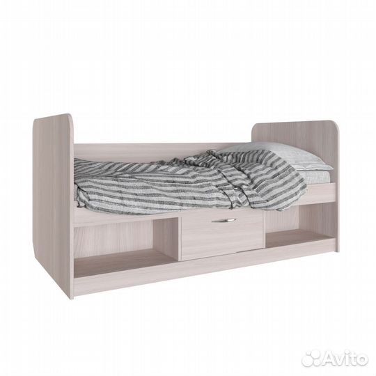 Детская кровать с бортиком