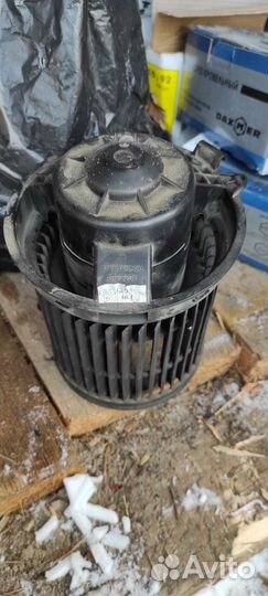 Вентилятор кондиционера Ниссан джук