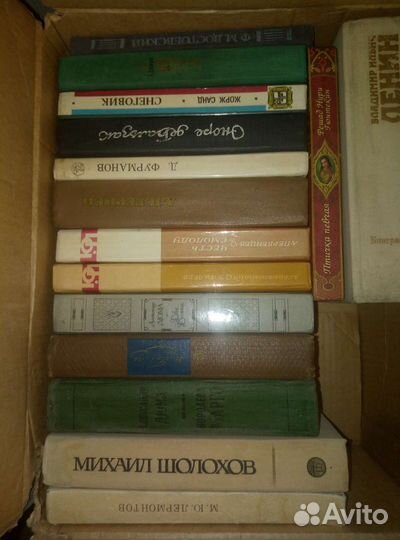 Коробка с книгами
