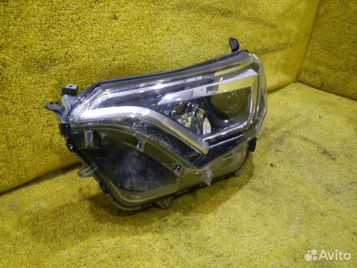 Фара левая Toyota RAV4