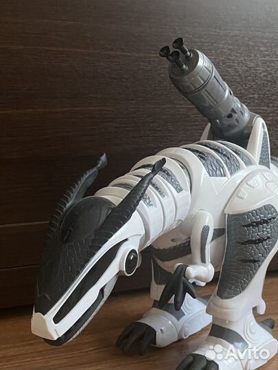 Динозавр робот