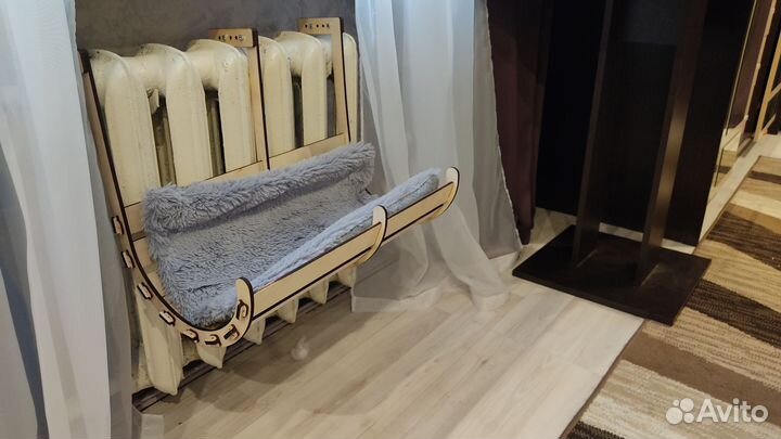 Подвесная лежанка для кошек на батарею