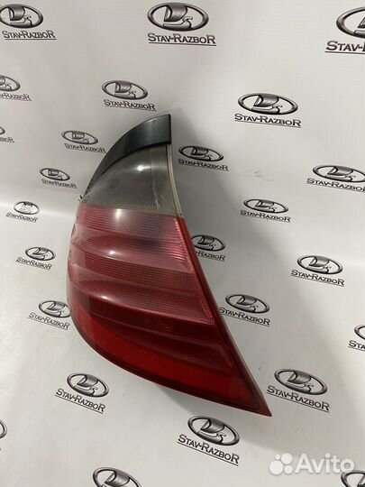 Задний левый фонарь Mercedes w203 хэтчбек