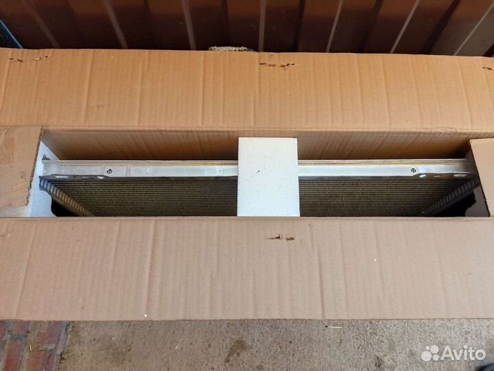 Радиатор охлаждения Jeep Grand Cherokee