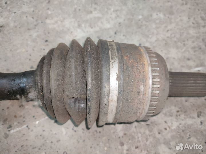 Привод передний правый Toyota Camry V40