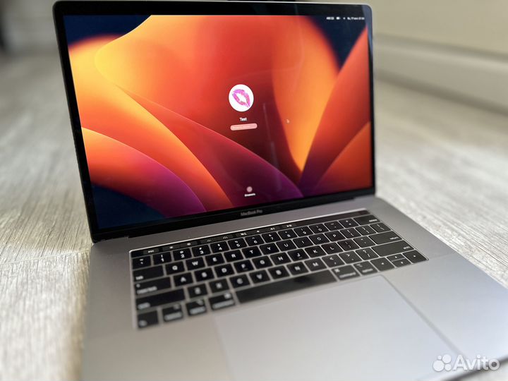 Macbook Pro 15 2018 i7 16/256gb