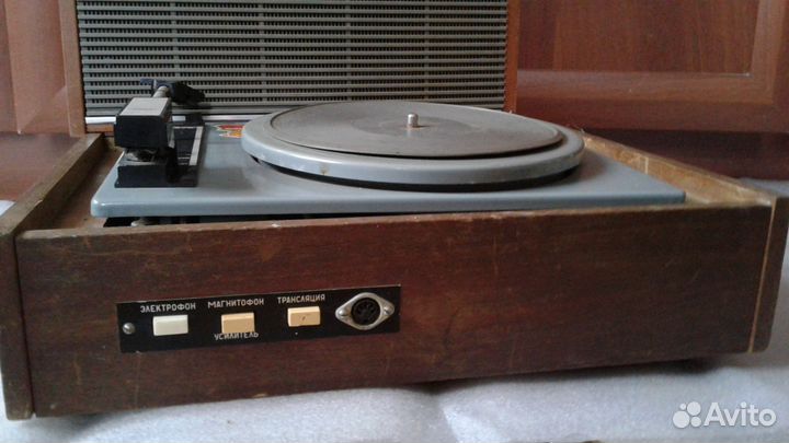 Проигрыватель пластинок 