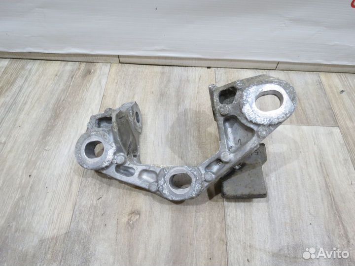 Кронштейн опоры двигателя Mazda 6 GJ