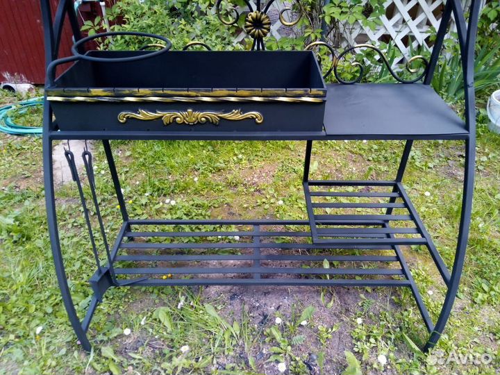 Мангал кованый с крышей