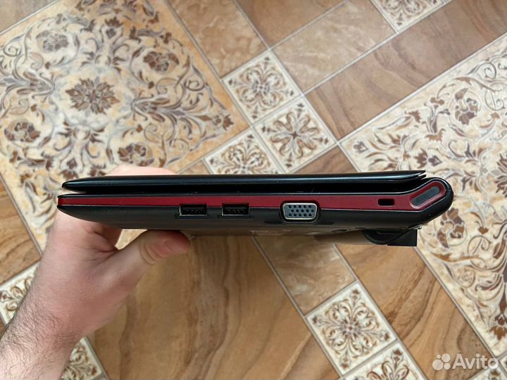 Нетбук Samsung NP-N145