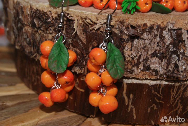 Рябина. Полимерная глина. Браслет, серьги, брошь