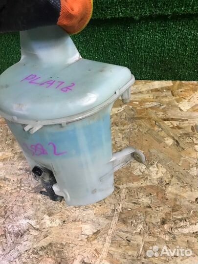 Бачок омывателя Toyota Platz NCP12 2001