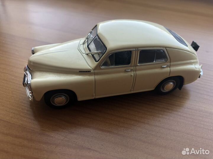 Модель автомобиля 1:43